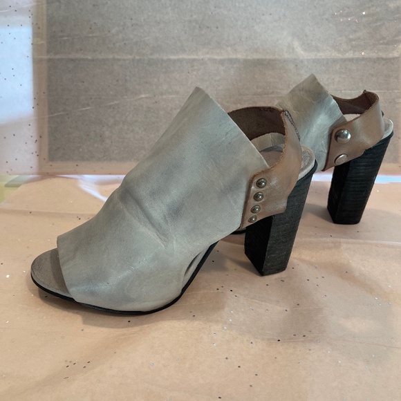 Free People Shoes - Free People Wood Block Heeled Leather Sandal - NWT